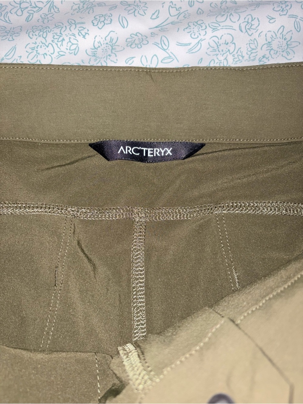 Mens Arcteryx Shorts sz 34 - Picture 5 of 6